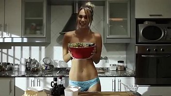 Antonella balague cocinando desnuda a fuego max