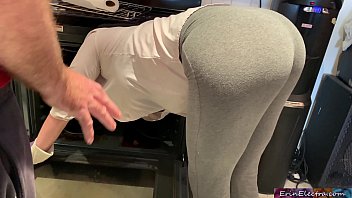 Stepmom is horny and stuck in the oven erin e