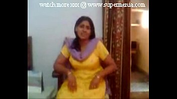 Indian punjabi aunty showing boobs to young lover