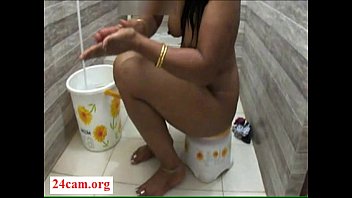 Desi mona bath in hotel bath room 24camorg