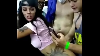 Heacutetero comendo puta em festa de carnaval