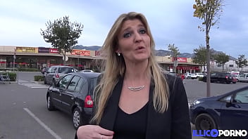 Anaiumls milf gourmande se fait deacutefoncer par tous