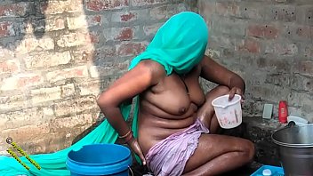 Indian village desi bathing video in hindi desi