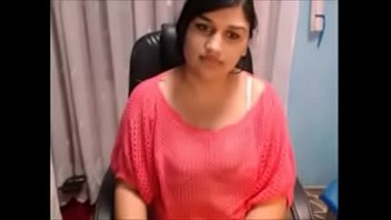 Indian girl big boob showing her boobs amp pussy