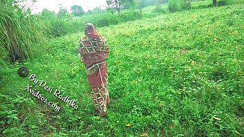 राधिका भाभी की खेत मे हुई चुदाई विडियो हुआ वायर