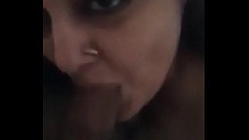 Famous desi aunty hot blowjob with lover