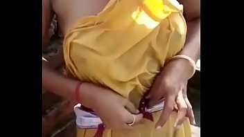 Desi bhabhi bathing video