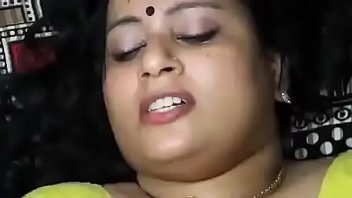 Homely aunty and neighbour uncle in chennai having sex