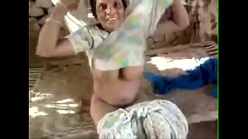 Desi milf handjob