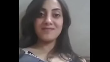 Desi cute girl showing her cute boobs her bf