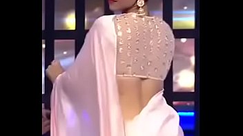 Bollywood actress sonam kapoor hot ass shake da