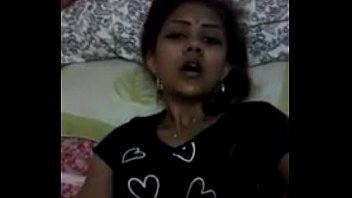 Sexy desi indian babe pleasuring herself shor