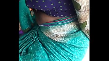 Hot telugu aunty showing boob039s in auto