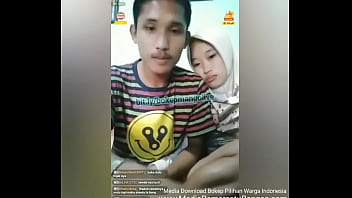 Bokep indonesia cewek hijab cantik blowjob keka