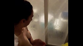Iexclsandra en la ducha madura espiada