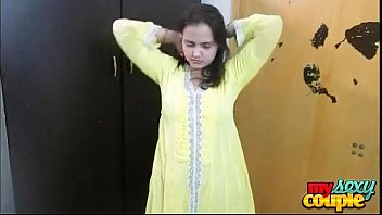 Indian bhabhi sonia in yellow shalwar suit gett